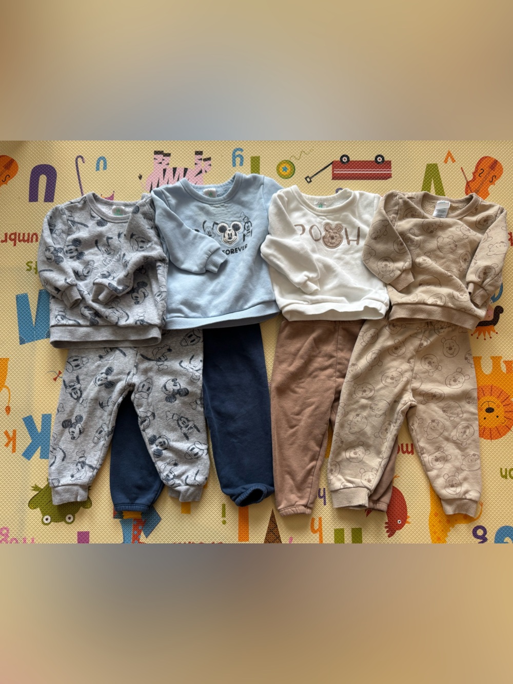 4 Disney sweatshirt pants set